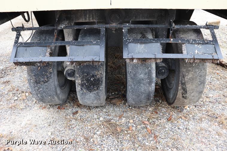 image for item ED9726 2002 Ingersoll Rand PT125R pneumatic roller