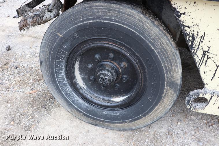 image for item ED9726 2002 Ingersoll Rand PT125R pneumatic roller