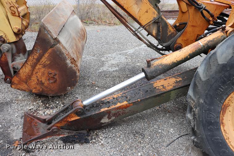 image for item ED9731 1986 Case 780C backhoe