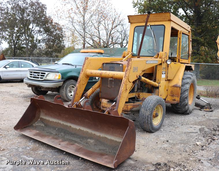 image for item ED9732 1979 John Deere 410 backhoe