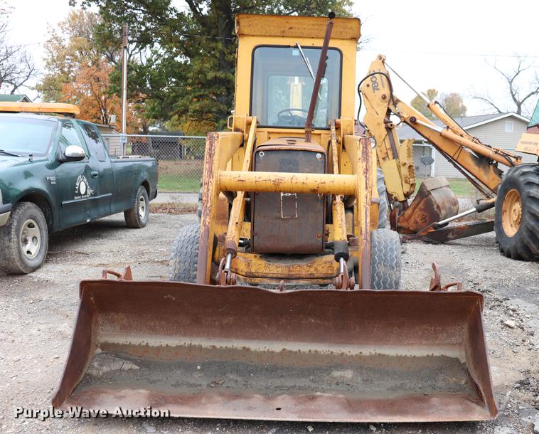 image for item ED9732 1979 John Deere 410 backhoe