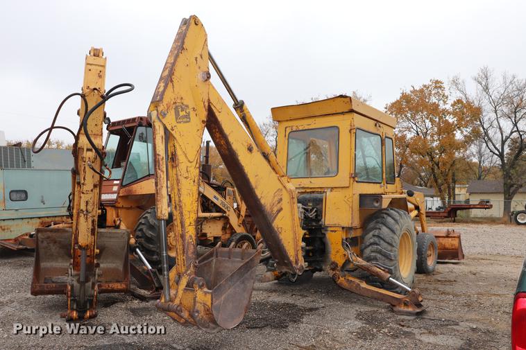 image for item ED9732 1979 John Deere 410 backhoe