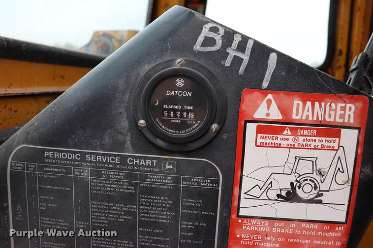 image for item ED9732 1979 John Deere 410 backhoe