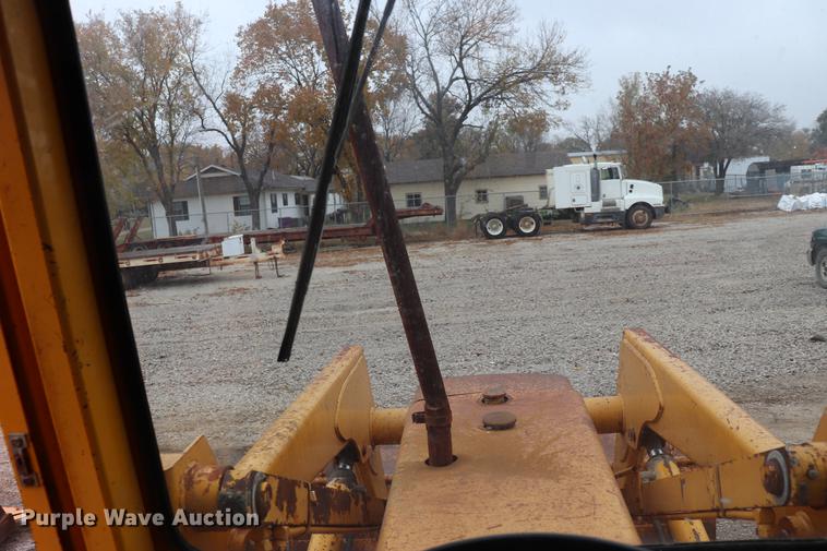 image for item ED9732 1979 John Deere 410 backhoe