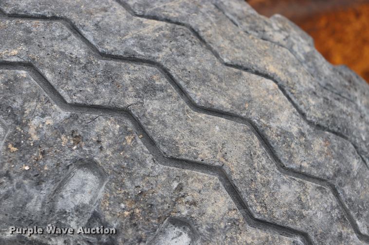 image for item ED9732 1979 John Deere 410 backhoe