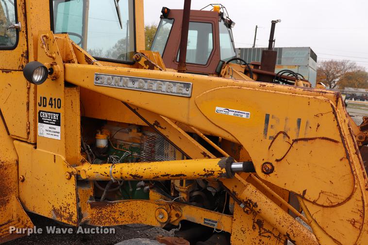 image for item ED9732 1979 John Deere 410 backhoe
