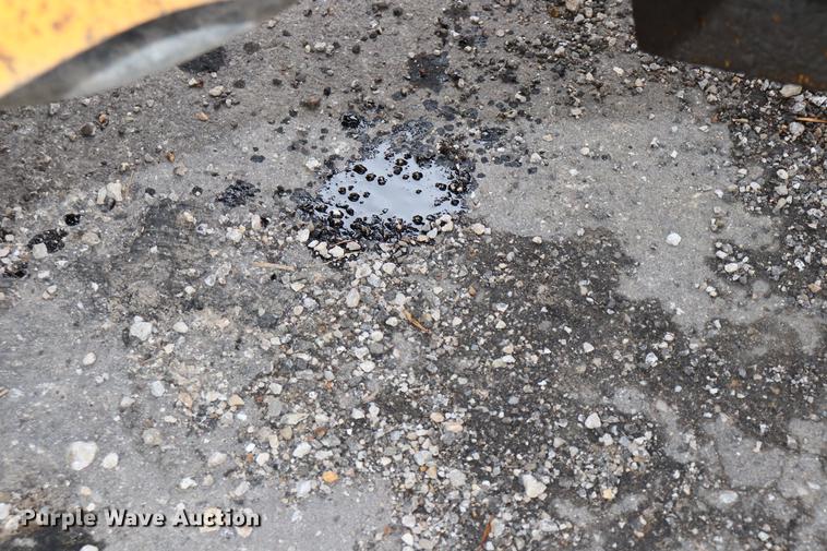 image for item ED9732 1979 John Deere 410 backhoe