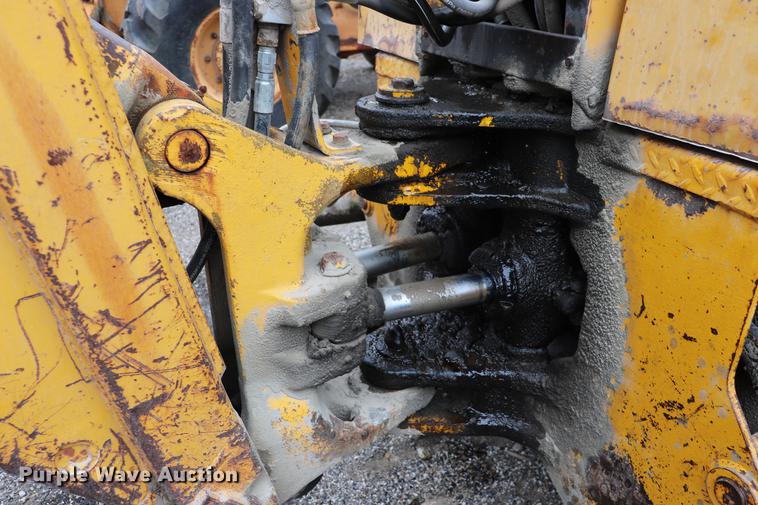 image for item ED9732 1979 John Deere 410 backhoe