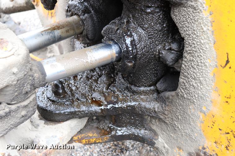 image for item ED9732 1979 John Deere 410 backhoe