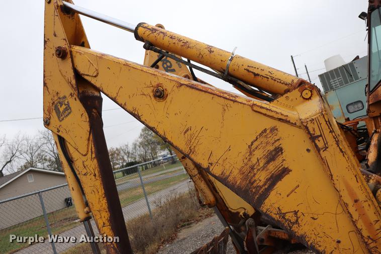image for item ED9732 1979 John Deere 410 backhoe
