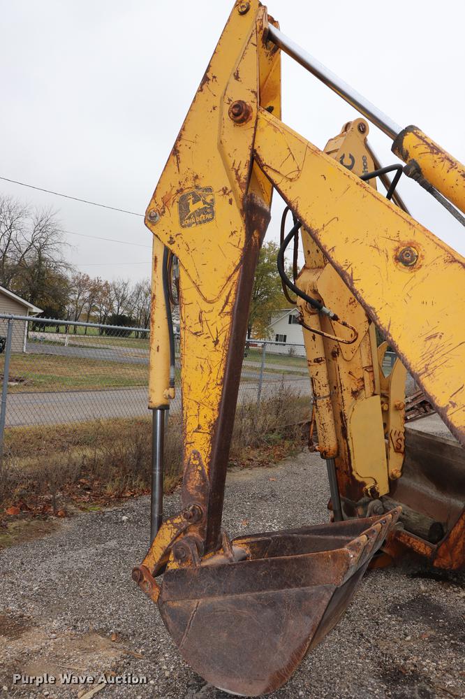 image for item ED9732 1979 John Deere 410 backhoe