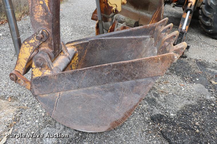 image for item ED9732 1979 John Deere 410 backhoe