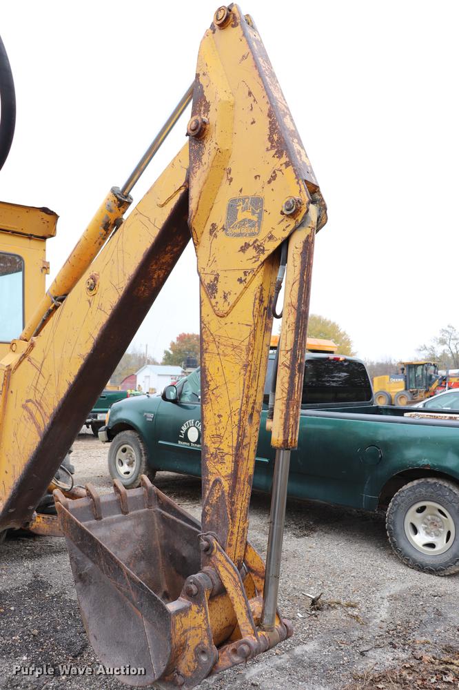 image for item ED9732 1979 John Deere 410 backhoe