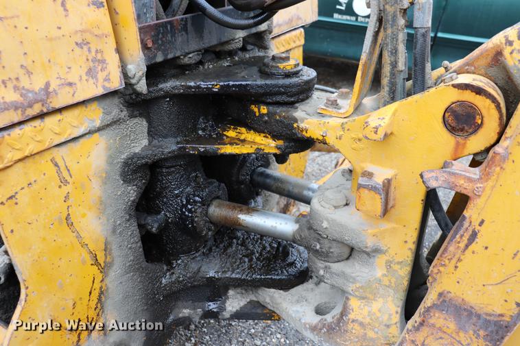 image for item ED9732 1979 John Deere 410 backhoe