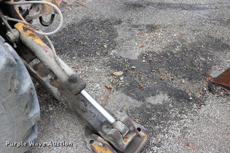 image for item ED9732 1979 John Deere 410 backhoe