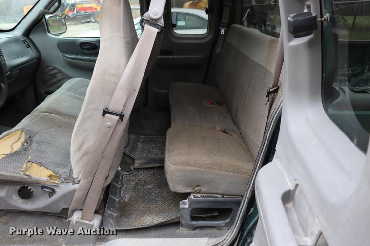 image for item ED9733 1999 Ford F150 SuperCab pickup truck