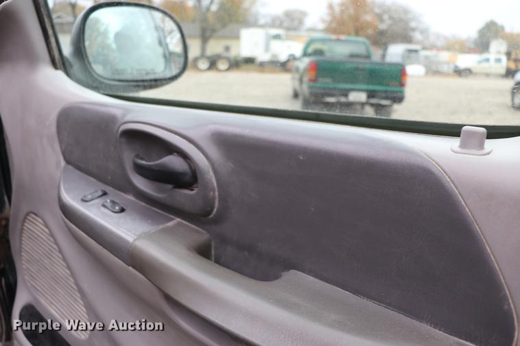 image for item ED9733 1999 Ford F150 SuperCab pickup truck
