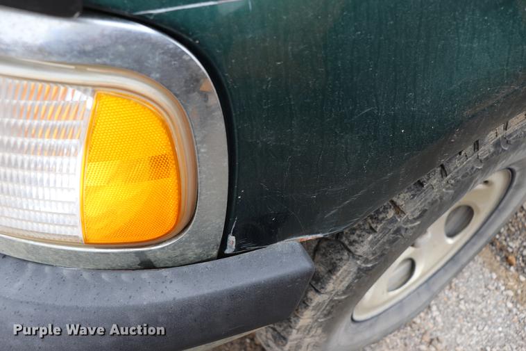 image for item ED9733 1999 Ford F150 SuperCab pickup truck