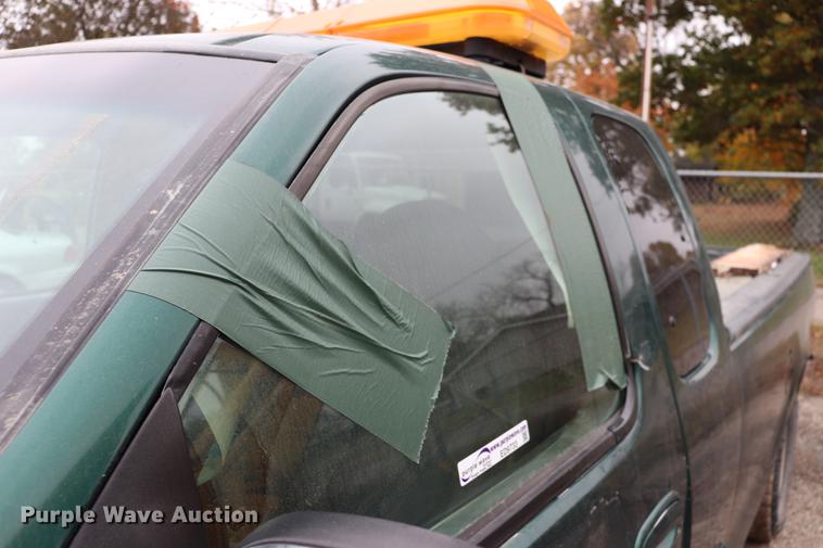 image for item ED9733 1999 Ford F150 SuperCab pickup truck