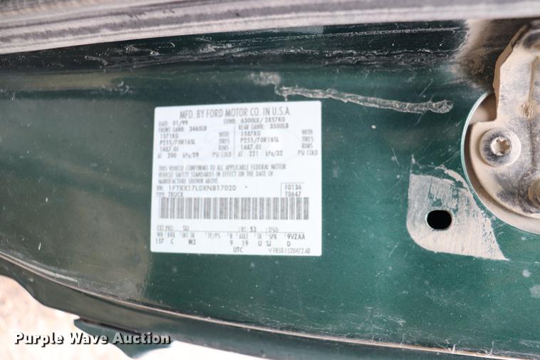 image for item ED9733 1999 Ford F150 SuperCab pickup truck