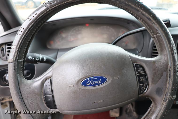 image for item ED9736 2003 Ford F150 SuperCrew pickup truck