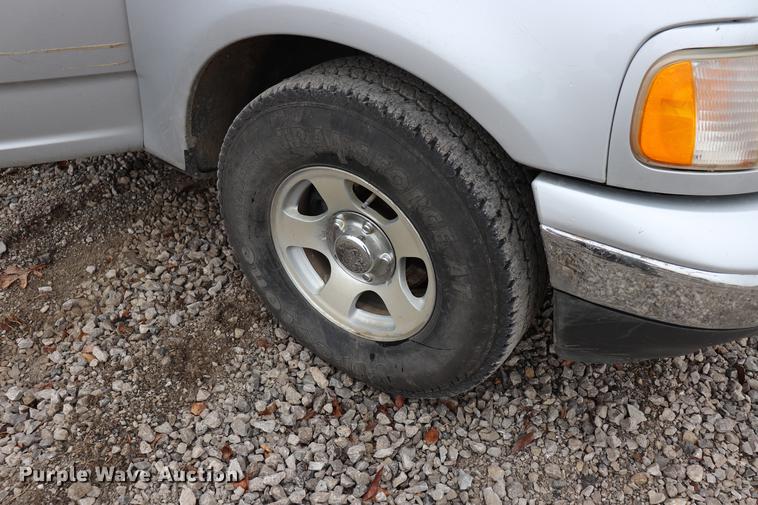 image for item ED9736 2003 Ford F150 SuperCrew pickup truck