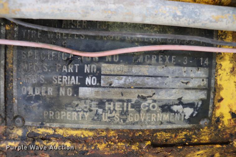 image for item ED9738 1952 Heil tank trailer