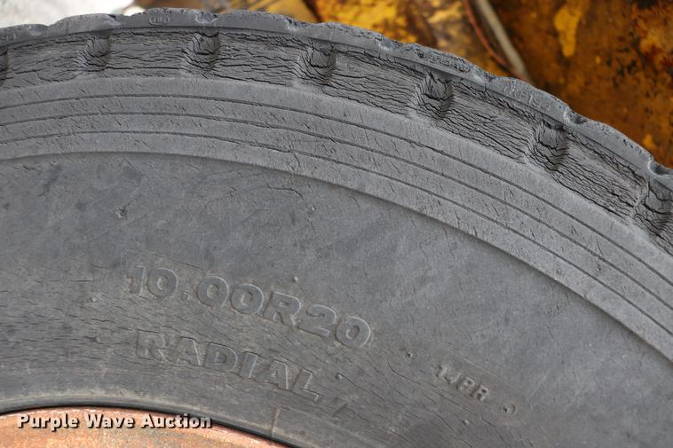 image for item ED9738 1952 Heil tank trailer