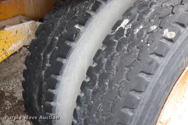 image for item ED9738 1952 Heil tank trailer