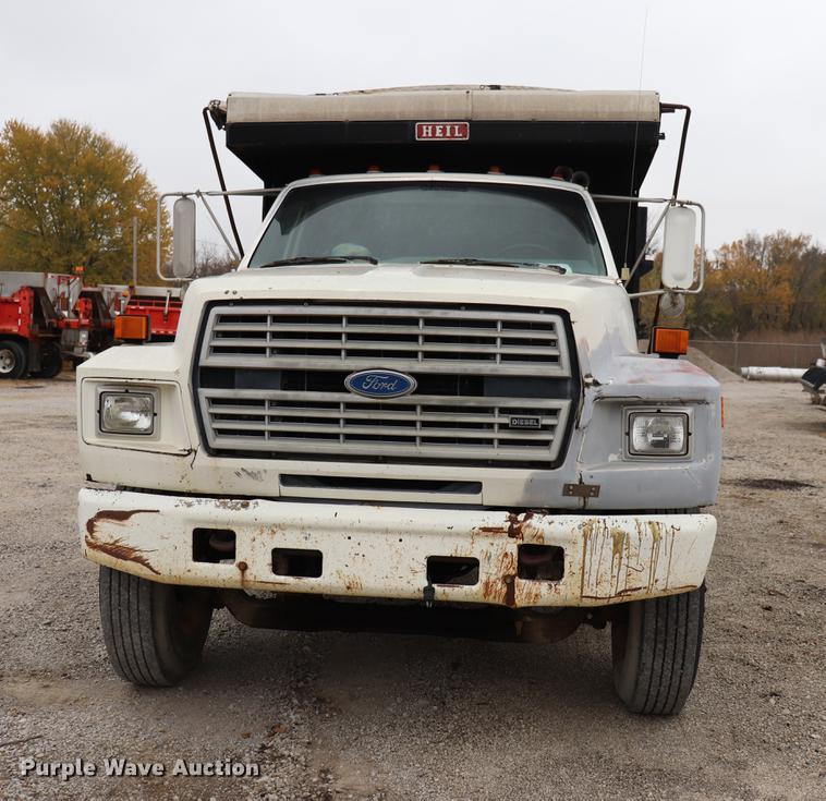 image for item ED9740 1994 Ford F800 dump truck