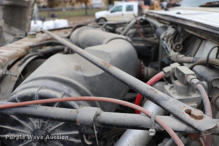 image for item ED9740 1994 Ford F800 dump truck