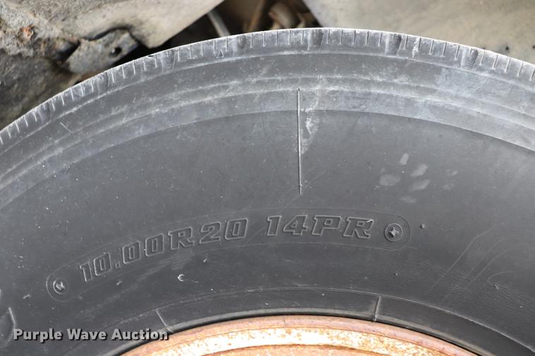 image for item ED9740 1994 Ford F800 dump truck