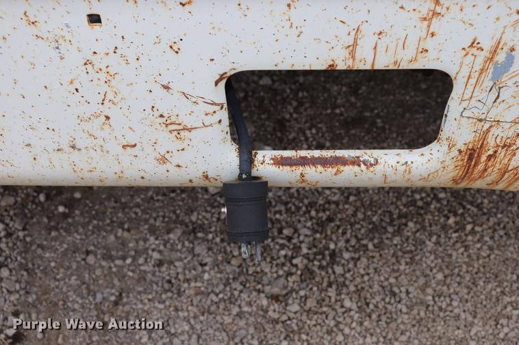 image for item ED9740 1994 Ford F800 dump truck