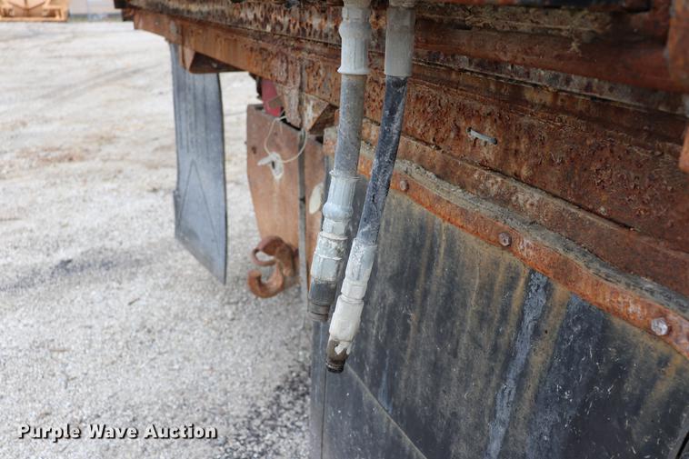 image for item ED9740 1994 Ford F800 dump truck