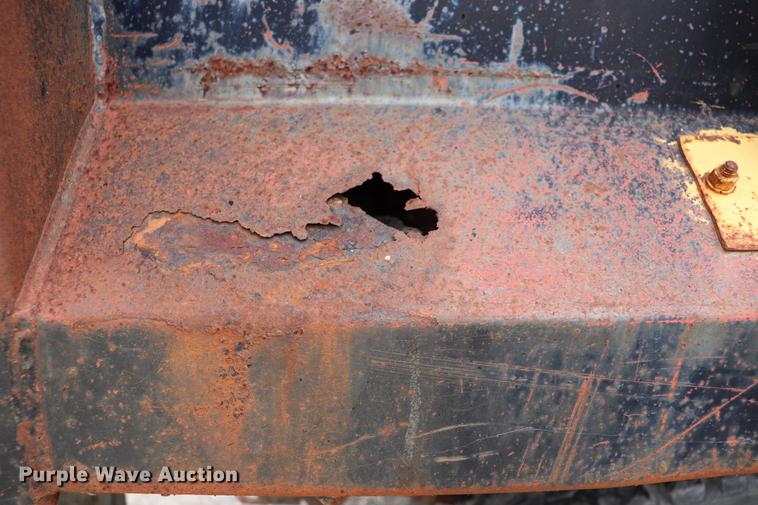 image for item ED9740 1994 Ford F800 dump truck