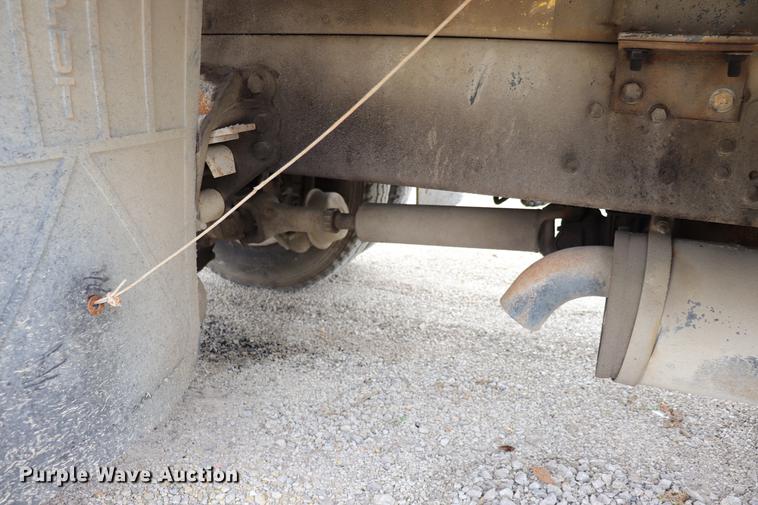 image for item ED9740 1994 Ford F800 dump truck