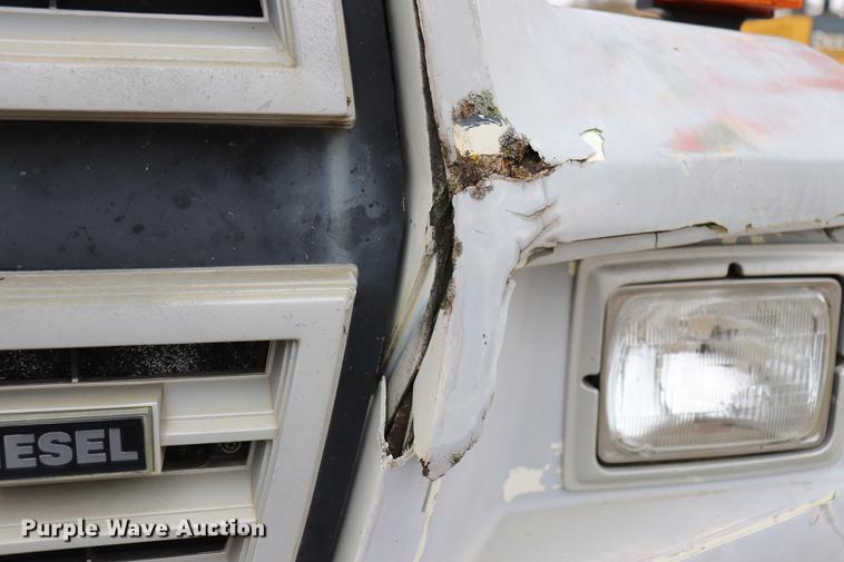 image for item ED9740 1994 Ford F800 dump truck