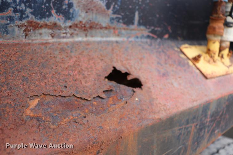 image for item ED9740 1994 Ford F800 dump truck