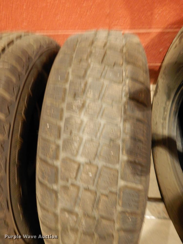 image for item EE9168 (4) Avalanche X-treme 215/70R15 tires