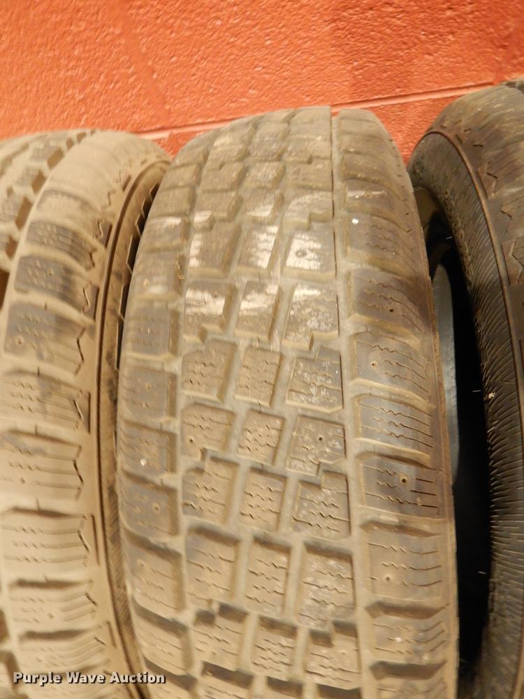 image for item EE9168 (4) Avalanche X-treme 215/70R15 tires