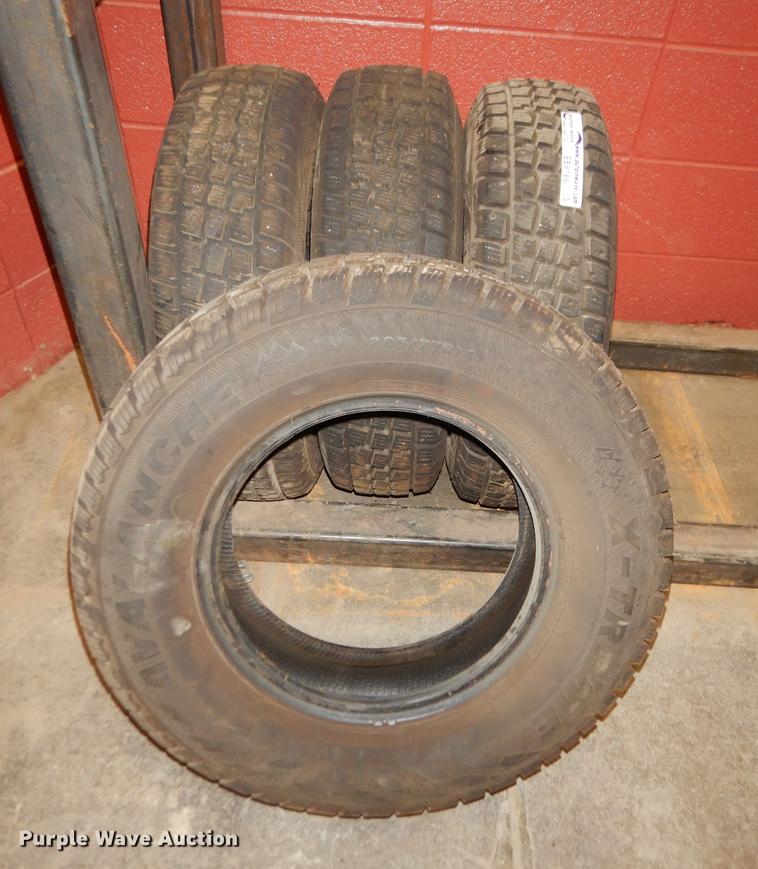 image for item EE9169 (4) Avalanche X-treme 205/75R14 tires