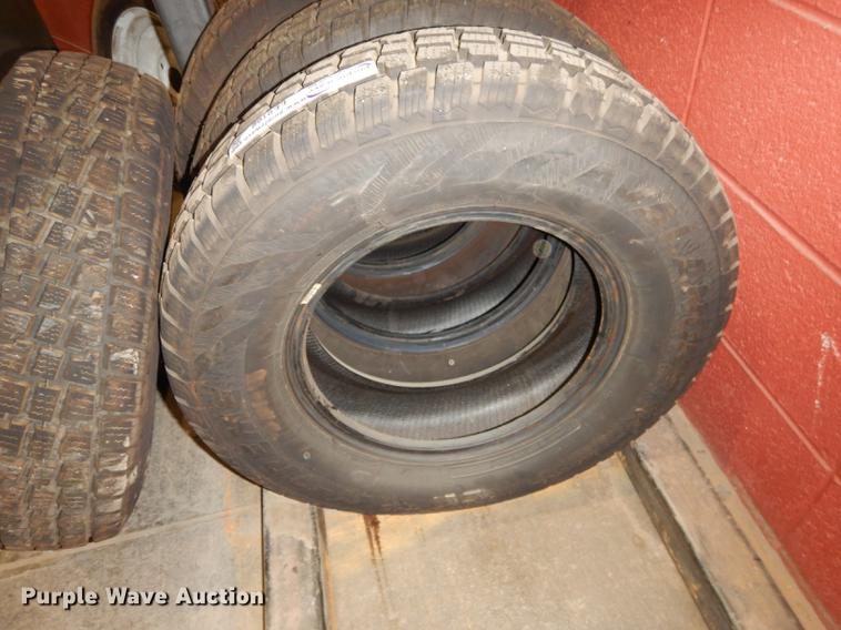 image for item EE9169 (4) Avalanche X-treme 205/75R14 tires