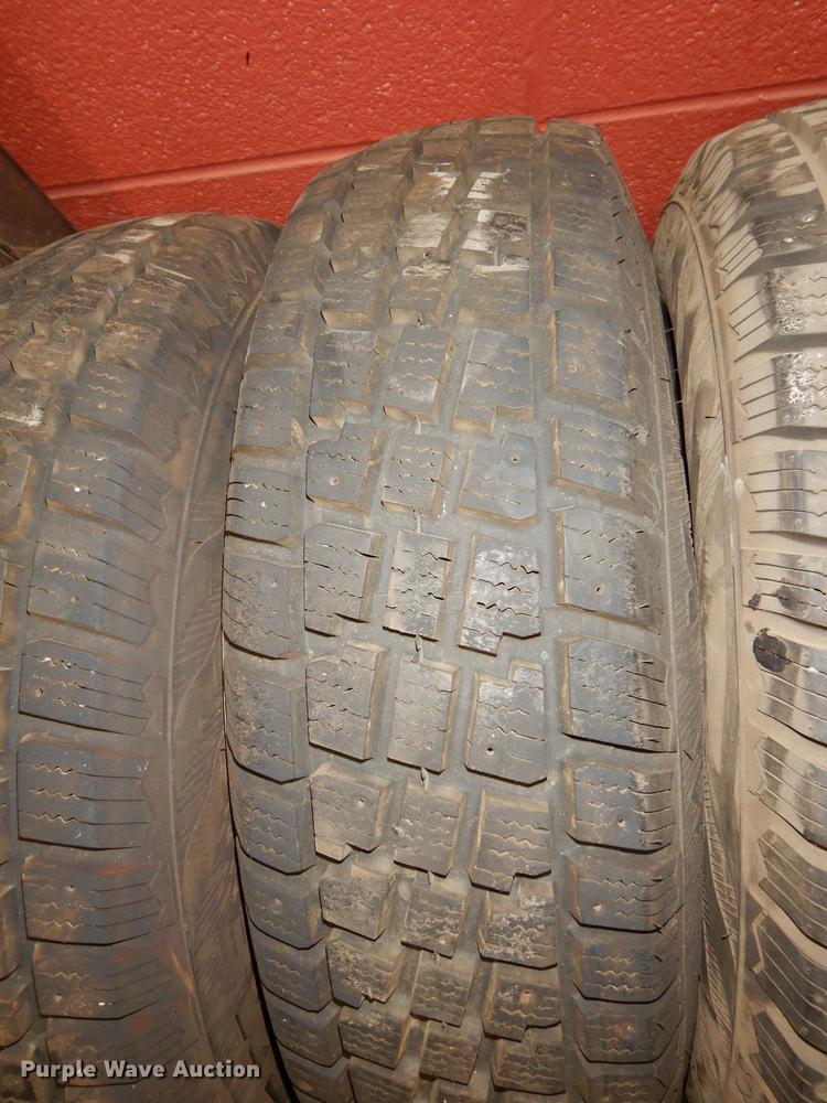 image for item EE9169 (4) Avalanche X-treme 205/75R14 tires