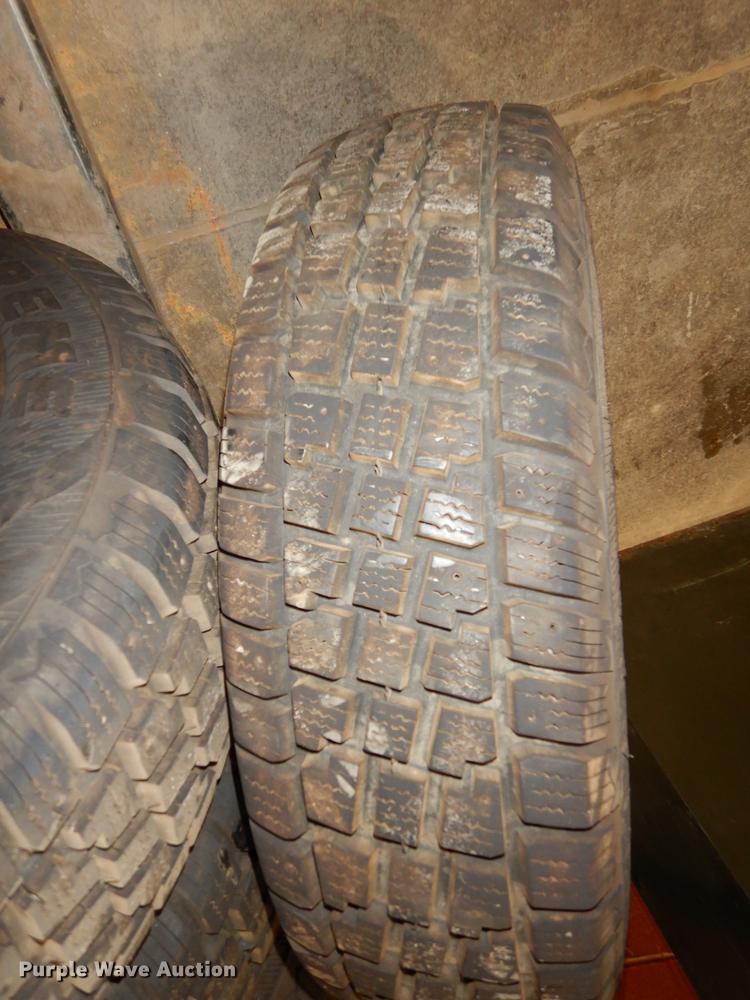 image for item EE9169 (4) Avalanche X-treme 205/75R14 tires