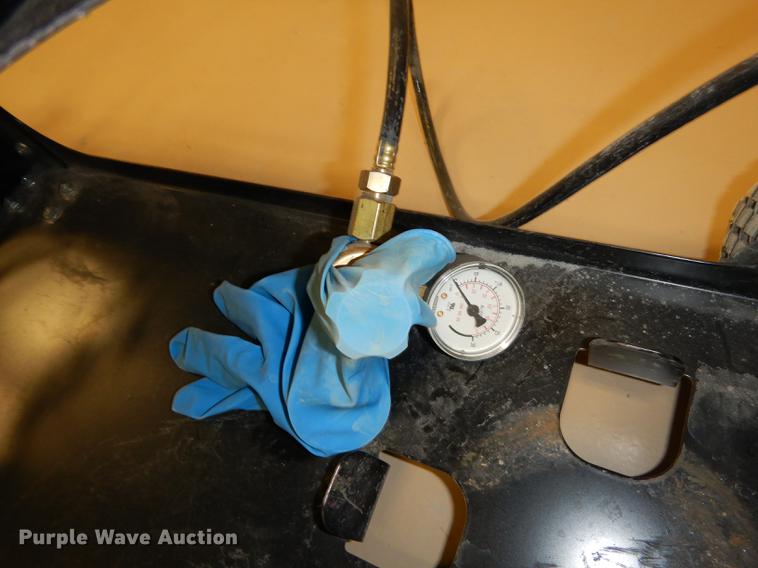 image for item EE9176 Lincoln Electric SP-135T wire welder