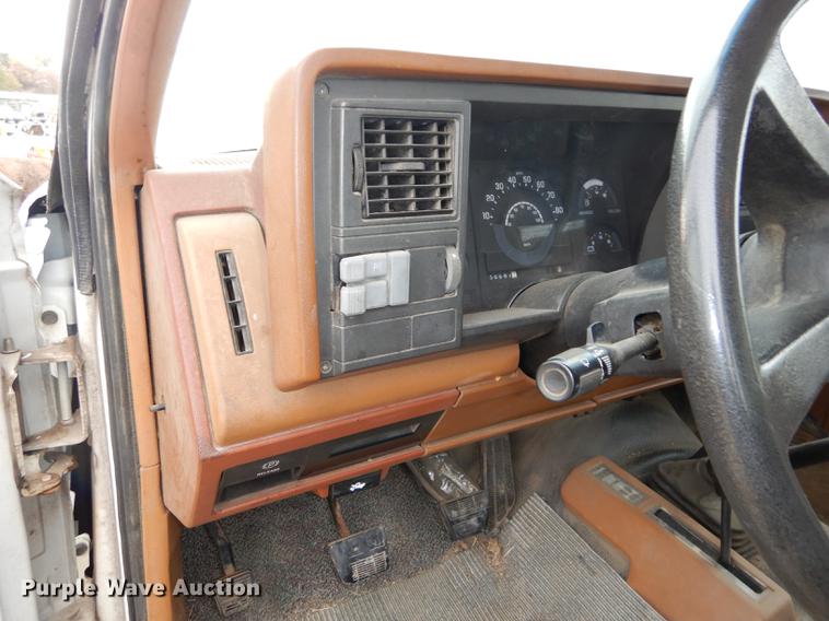 image for item EE9201 1991 Chevrolet Cheyenne 1500 pickup truck