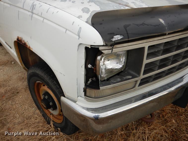 image for item EE9201 1991 Chevrolet Cheyenne 1500 pickup truck