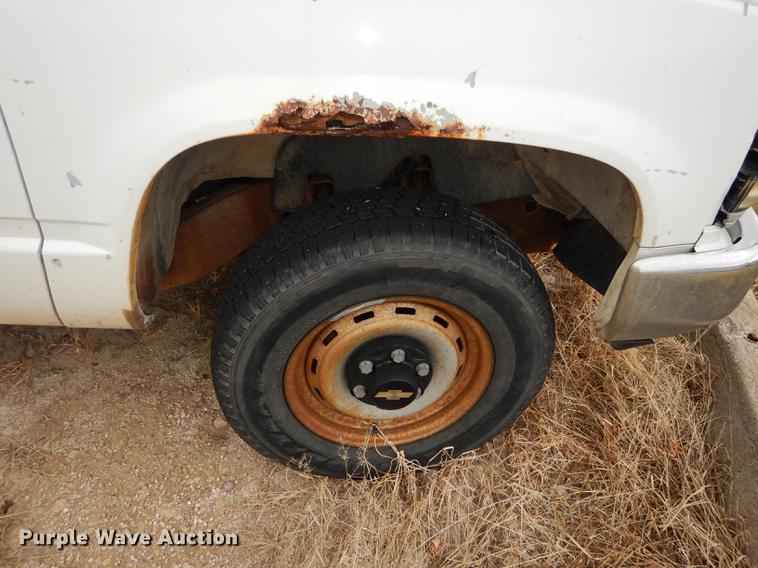 image for item EE9201 1991 Chevrolet Cheyenne 1500 pickup truck