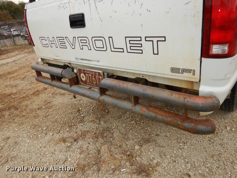 image for item EE9201 1991 Chevrolet Cheyenne 1500 pickup truck