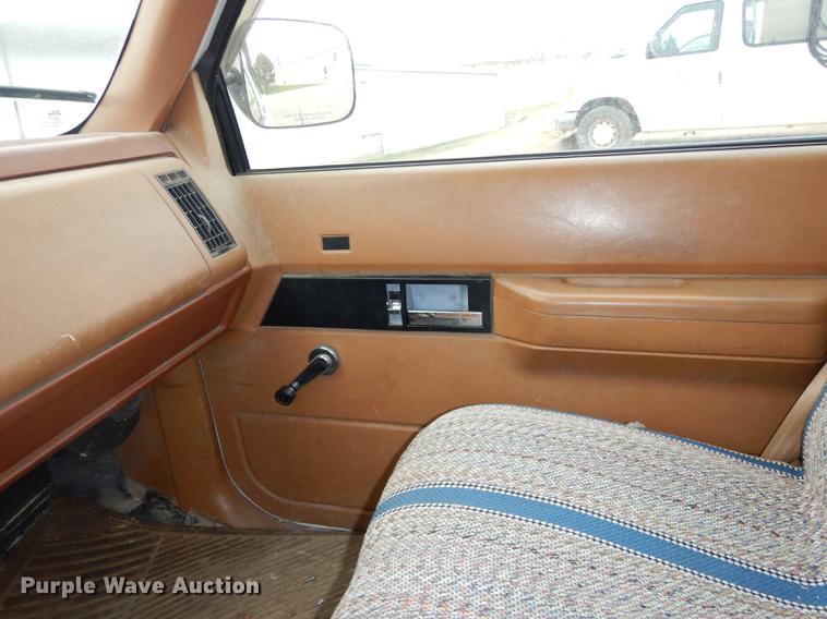 image for item EE9201 1991 Chevrolet Cheyenne 1500 pickup truck